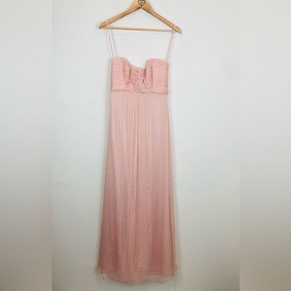 Amsale powder pink silk crinkle chiffon strapless dress with rosette detail. 4 - Picture 3 of 8